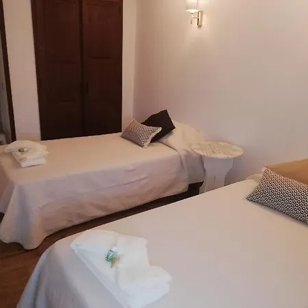 Historic Village Near Serra Da Estrela Alcaide Bed and breakfast