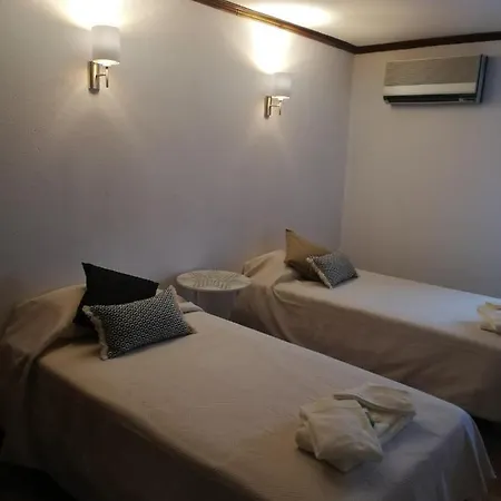 Bed and breakfast Historic Village Near Serra Da Estrela Alcaide Sortelha